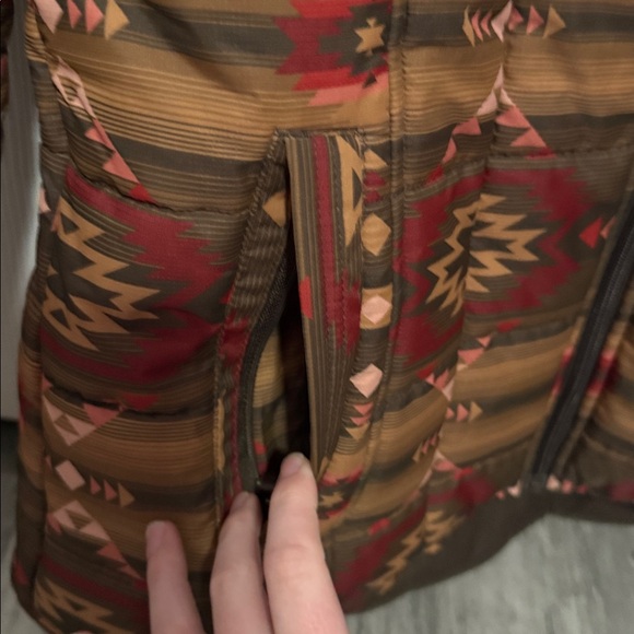 Ariat Crius Insulated Jacket Womens Size Medium Brown Aztec Print Extra Pockets - Picture 4 of 10